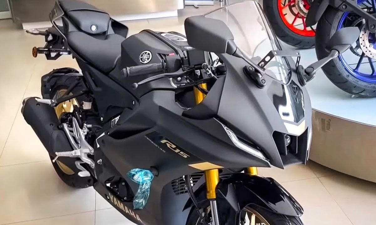 Yamaha R15 V4